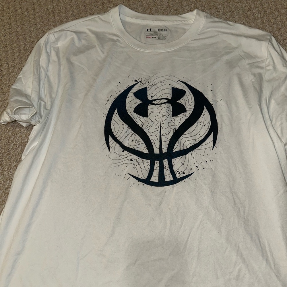 Under Armour short sleeve basketball tee